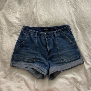 Hollister Mom Style High Rise Shorts